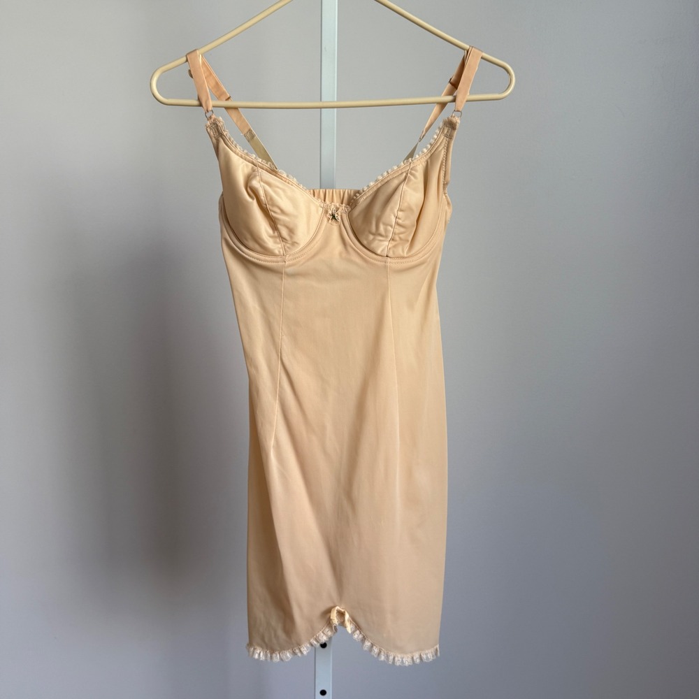Henson Kickernick 32B Beige Bodysuit Teddy Lingerie Lace‎ Trim Nylon